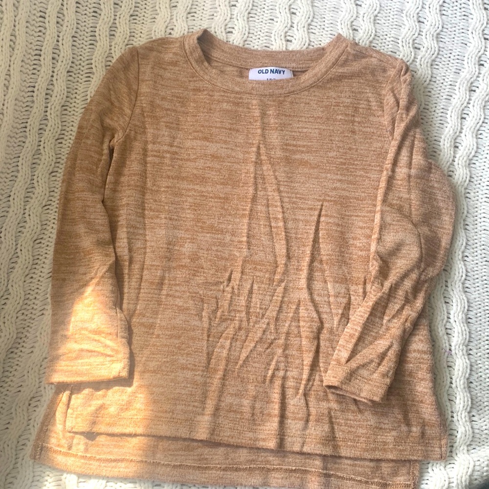 Girls long sleeve top size small (6-7)